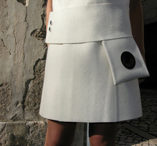 Slika:TeresaAlmeida Yuga 01.jpg